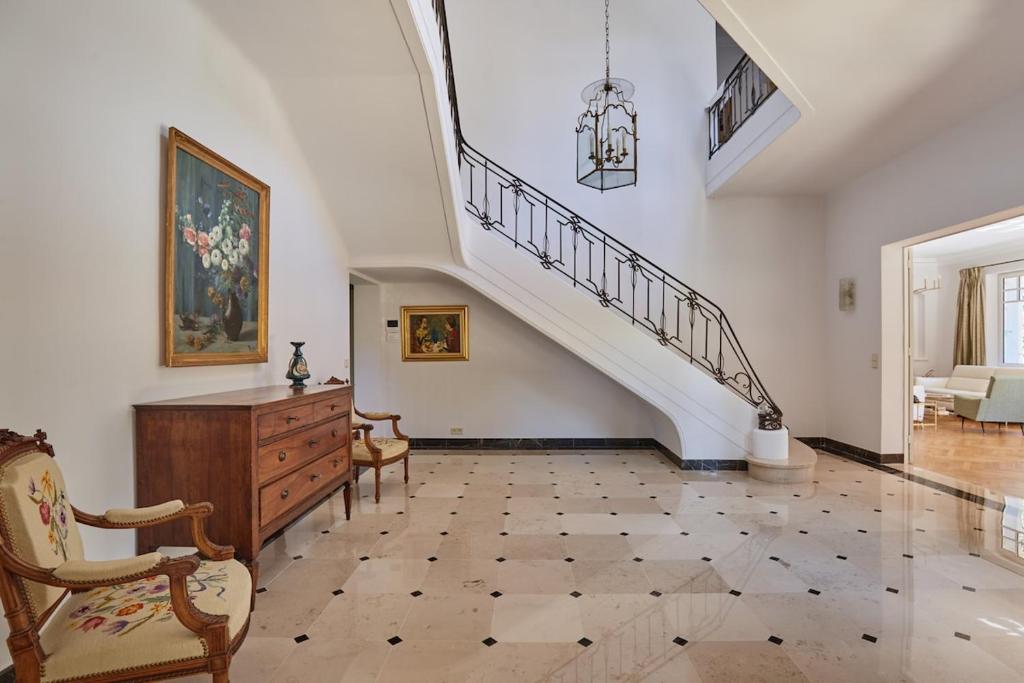 House with swimming pool in Aix - 2