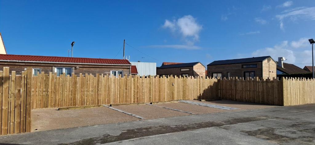 BERCK-PLAGE - Location saisonnière Tiny House insolite - 4 hébergements atypiques avec terrasse privée, proche mer, parking privé et gratuit, idéal weekend romantique, vacances en famille ou groupe - 2
