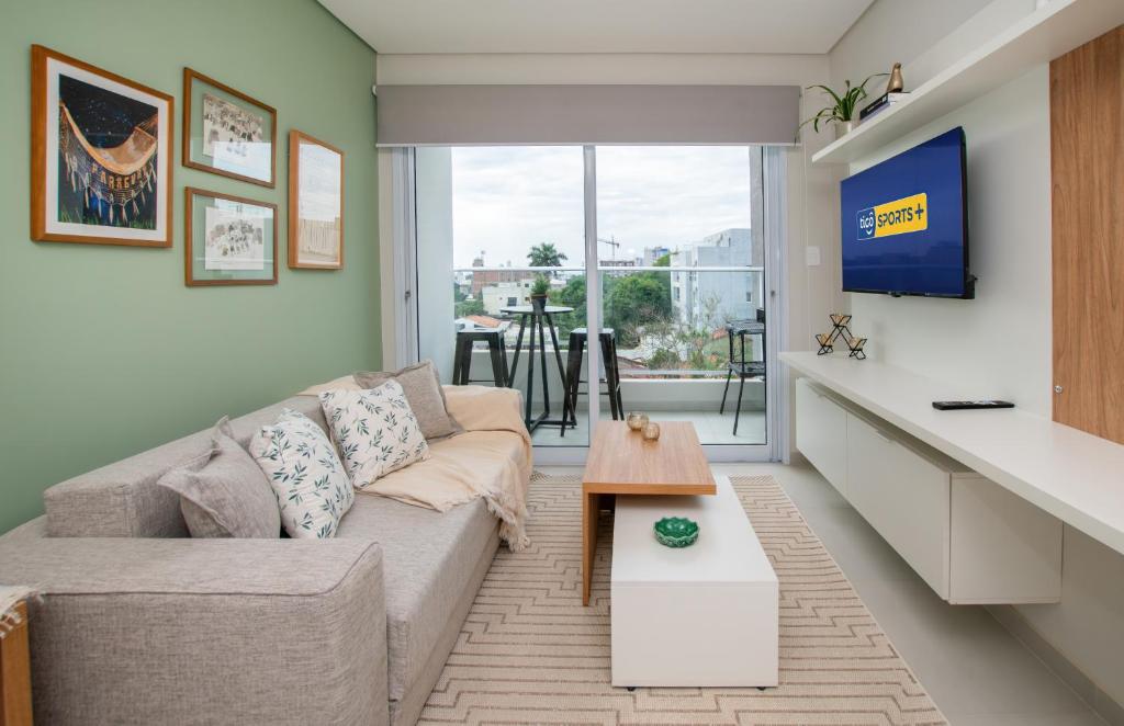 Stylish 2BR Apt in Top Location - 2