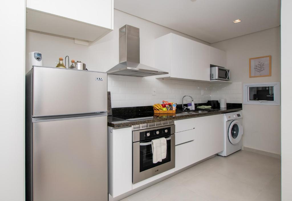 Stylish 2BR Apt in Top Location - 4