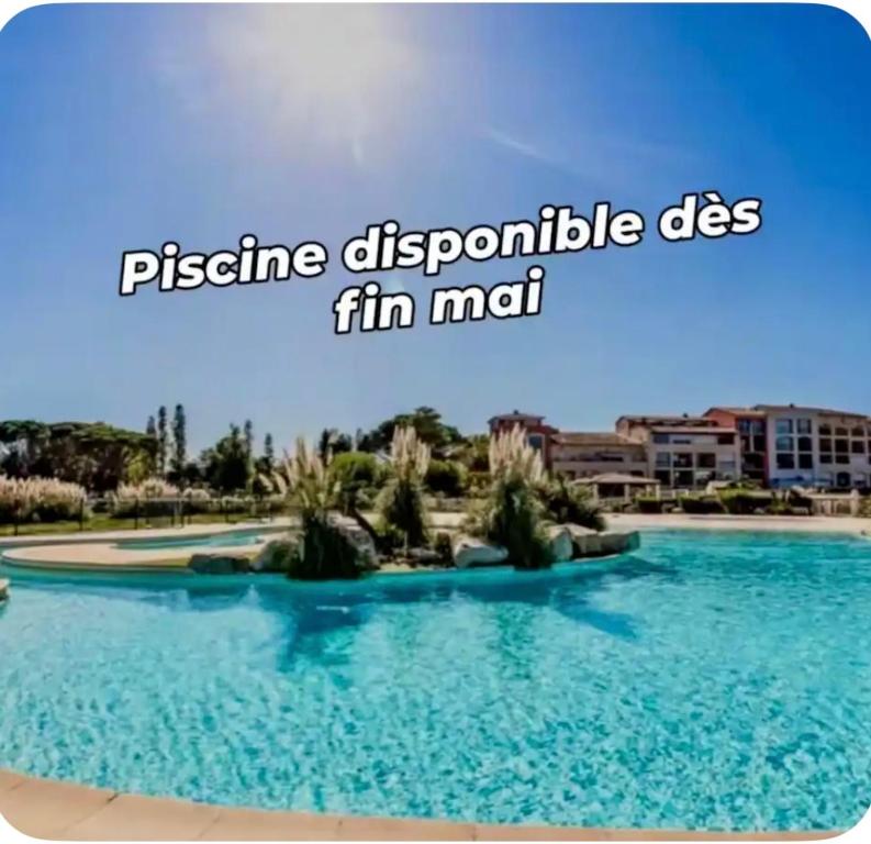 Proche St Tropez refait à neuf bord de plage et piscine - 2