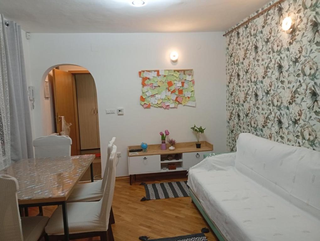 Apartman sa garažom i internetom - 2