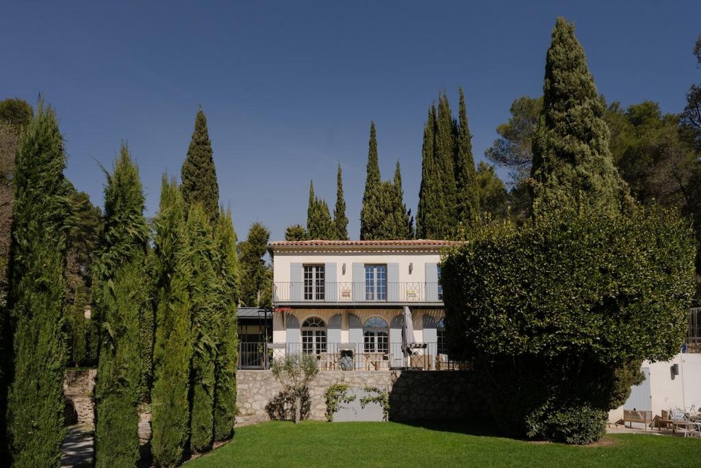 Property with pool and independent studio in Aix - 1
