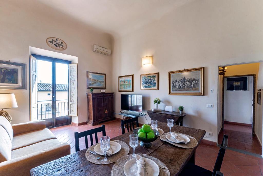 UNYCA - Florence Central 2 Bedroom Apartment - 2