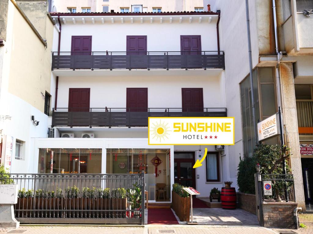 Sunshine HOTEL - 1