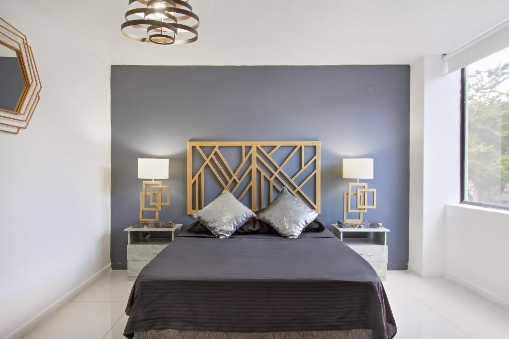 2 bedroom apartment - one block from Lleras park, P1 - 3