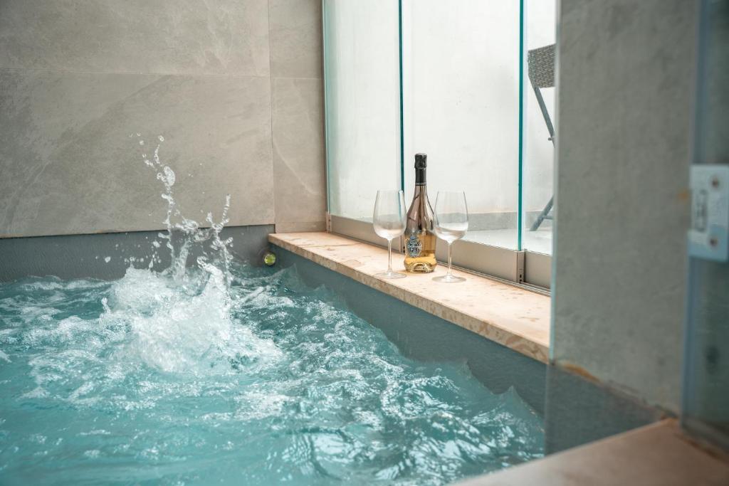Sicilian Jacuzzi stay - 2BR - 1