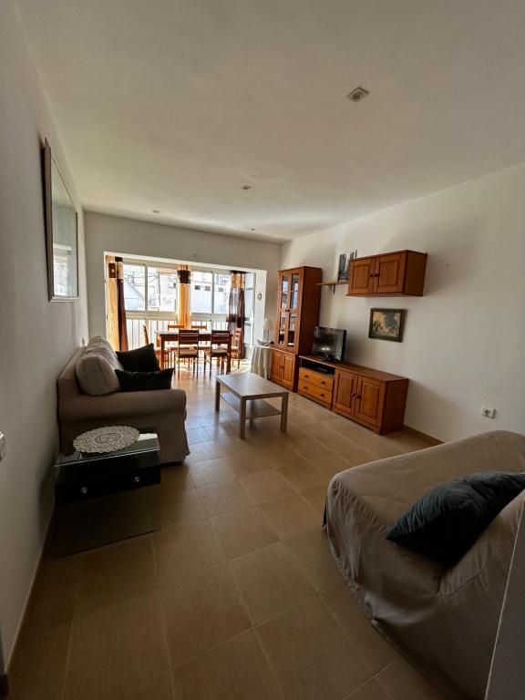 Amplio apartamento a 250 metros de la playa - 1