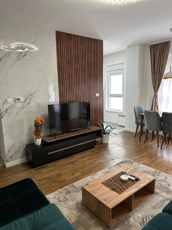 New Bubanj Apartment 3 - 5