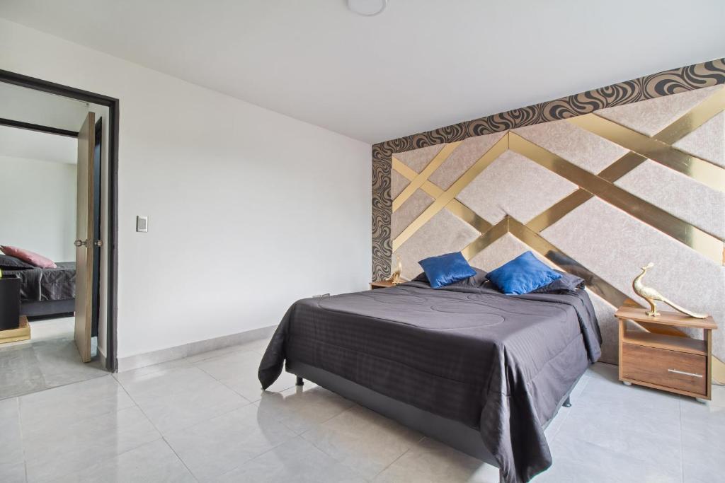 2 bedroom with pool table, 1 block from Lleras park, p8 - 5