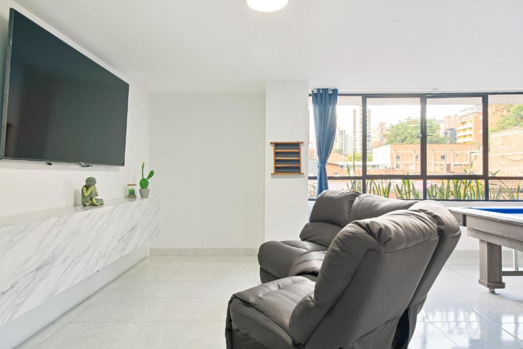 2 bedroom with pool table, 1 block from Lleras park, p8 - 3