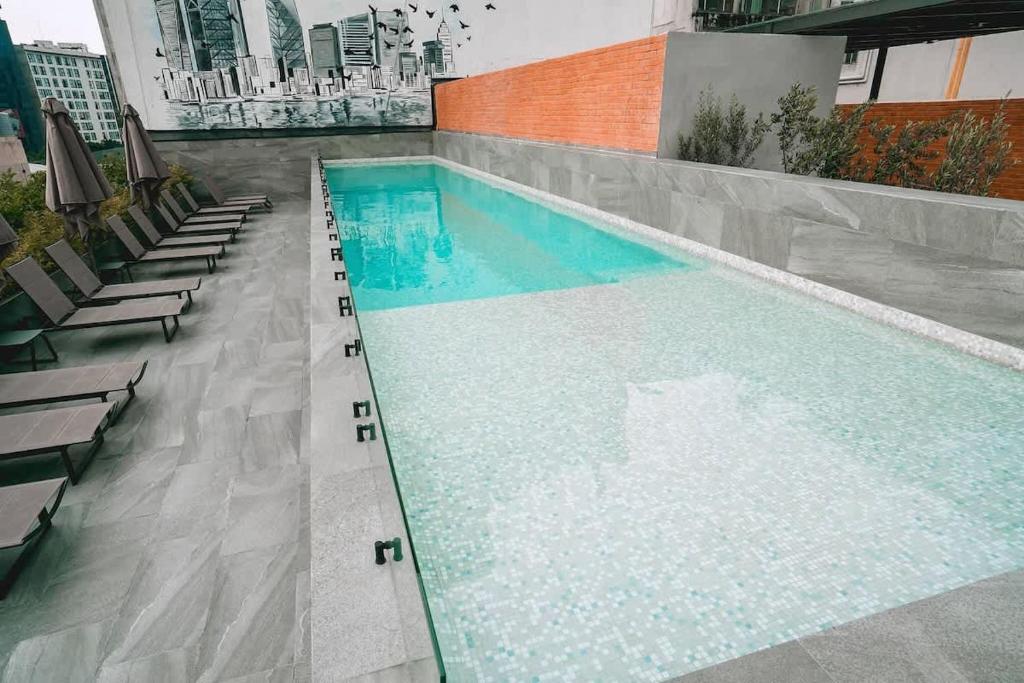 Stunning 3BR in Condesa with Terrace, Pool & Gym - 2