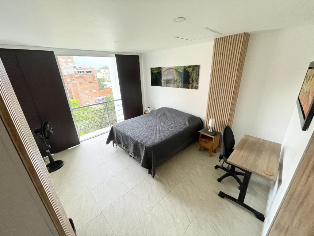 2BD Laureles, Sauna Cold Plunge 400MB Wifi 2 Desks - 4