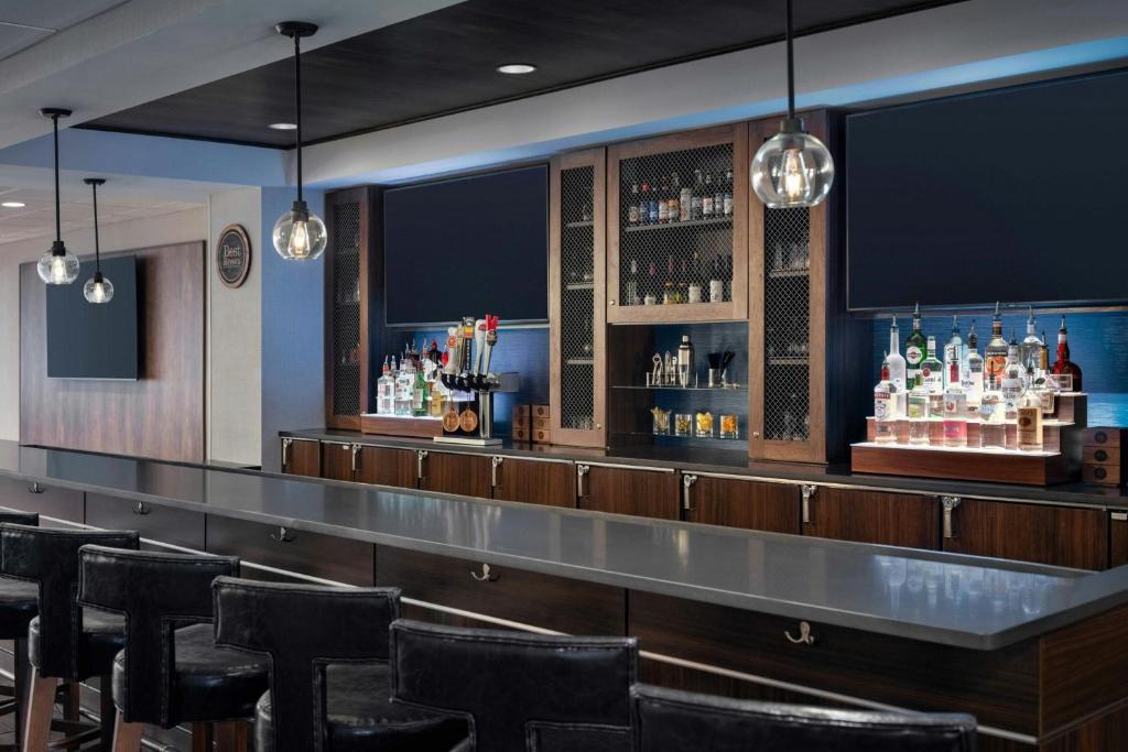 Four Points by Sheraton Oakville レストラン