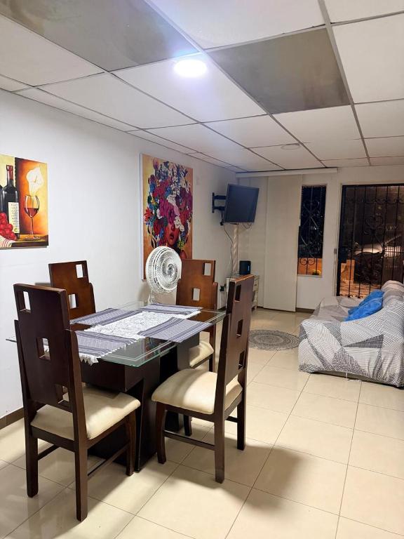 Casa amplia cerca a UKUMARI parque CONSOTA y excelentes restaurantes - 5