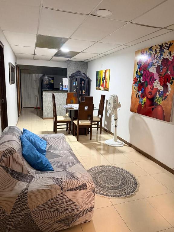 Casa amplia cerca a UKUMARI parque CONSOTA y excelentes restaurantes - 4