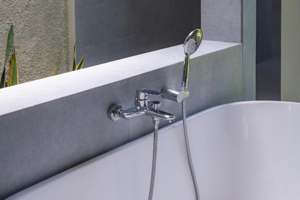 ディー パビリオン ヴィラ バイ ベタープレイス (D'Pavillion Villa by Betterplace) バスルーム（客室）