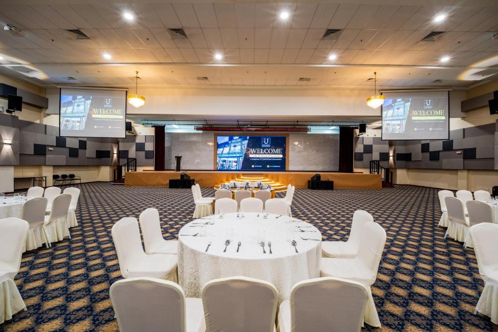 Banquet hall