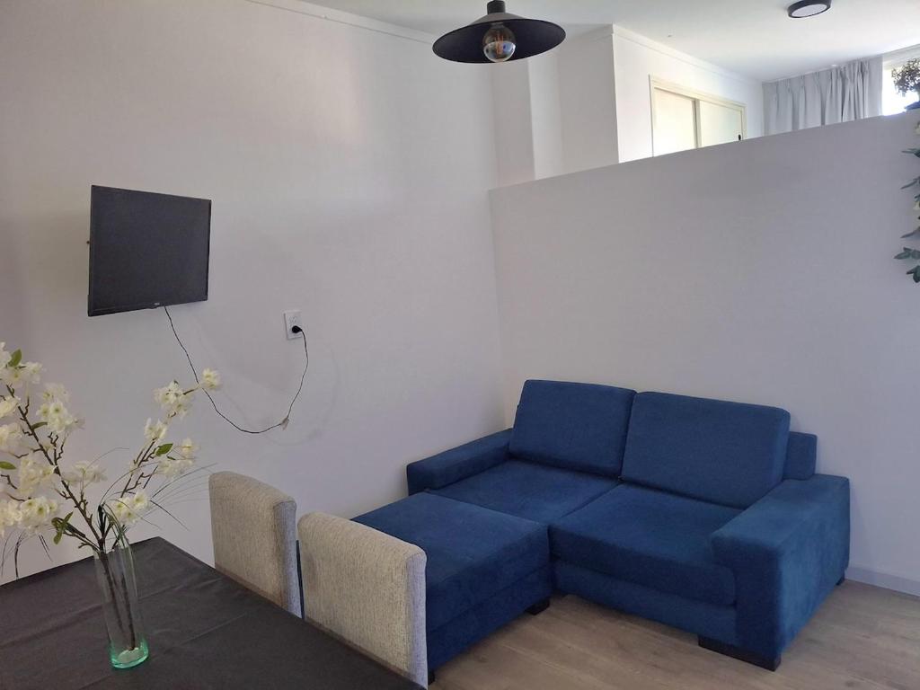 Spacious, Modern, and Bright Accommodation with a Balcony - 2
