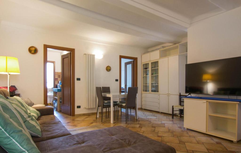 Apartamento De 3 Habitaciones Que Admite Mascotas - 1