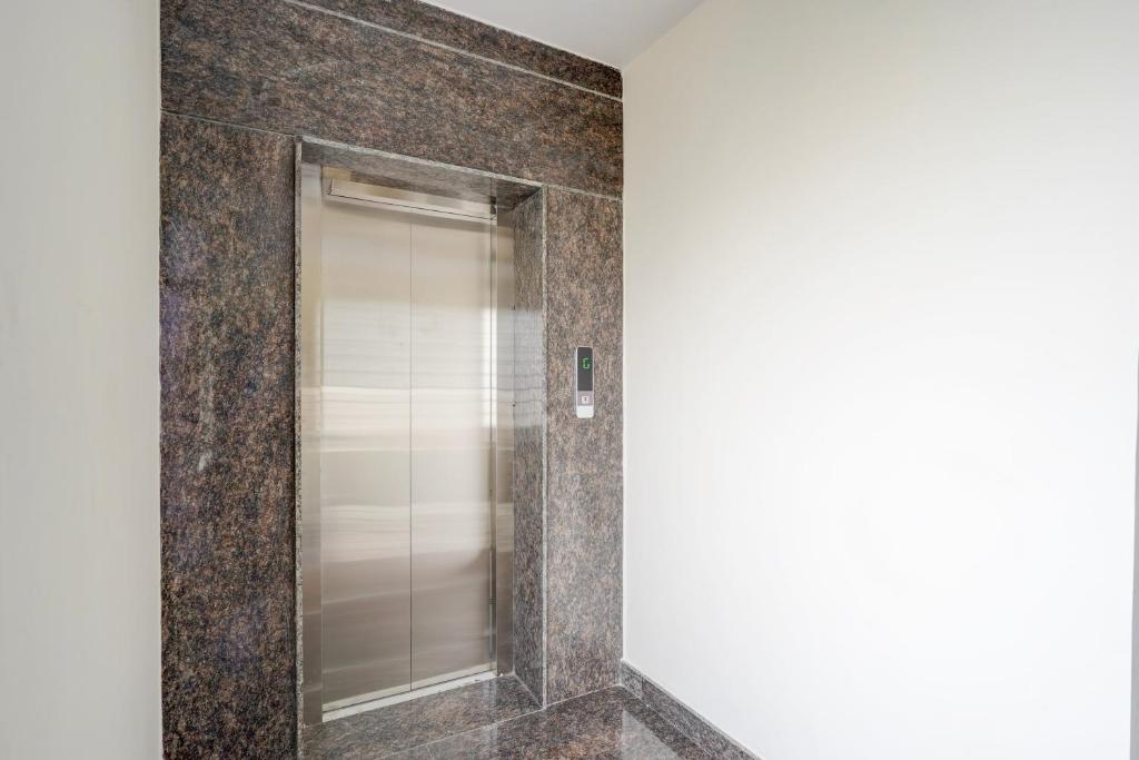 フロント・ロビー