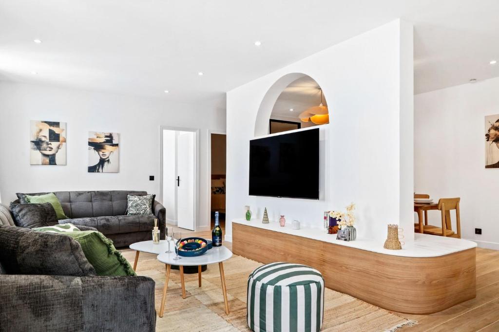 TheBlueStay 266 - Stunning AC Apartment - 3