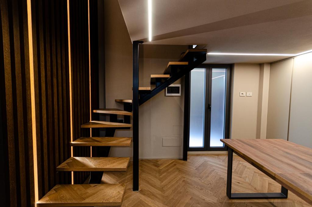 CasaRavizza Milano-elegance & privacy- Fast WiFi- 4min shopping at Corso Vercelli near Duomo & 8min City Life Shopping District - 5