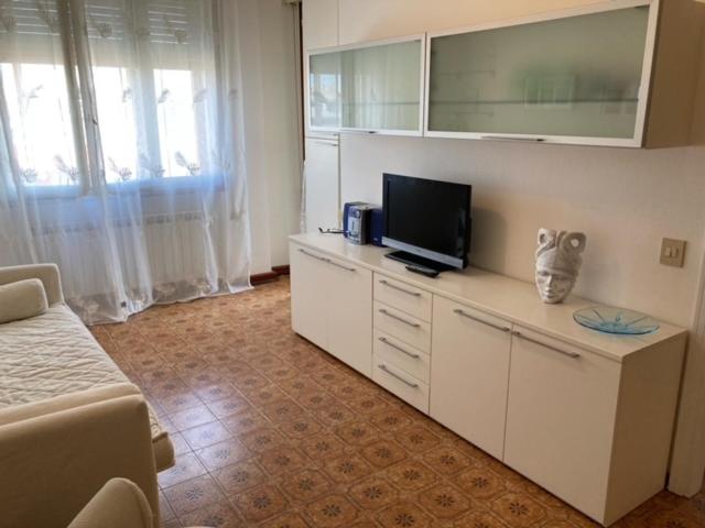 Condominio Commerciale - Agenzia Arcobaleno - 4
