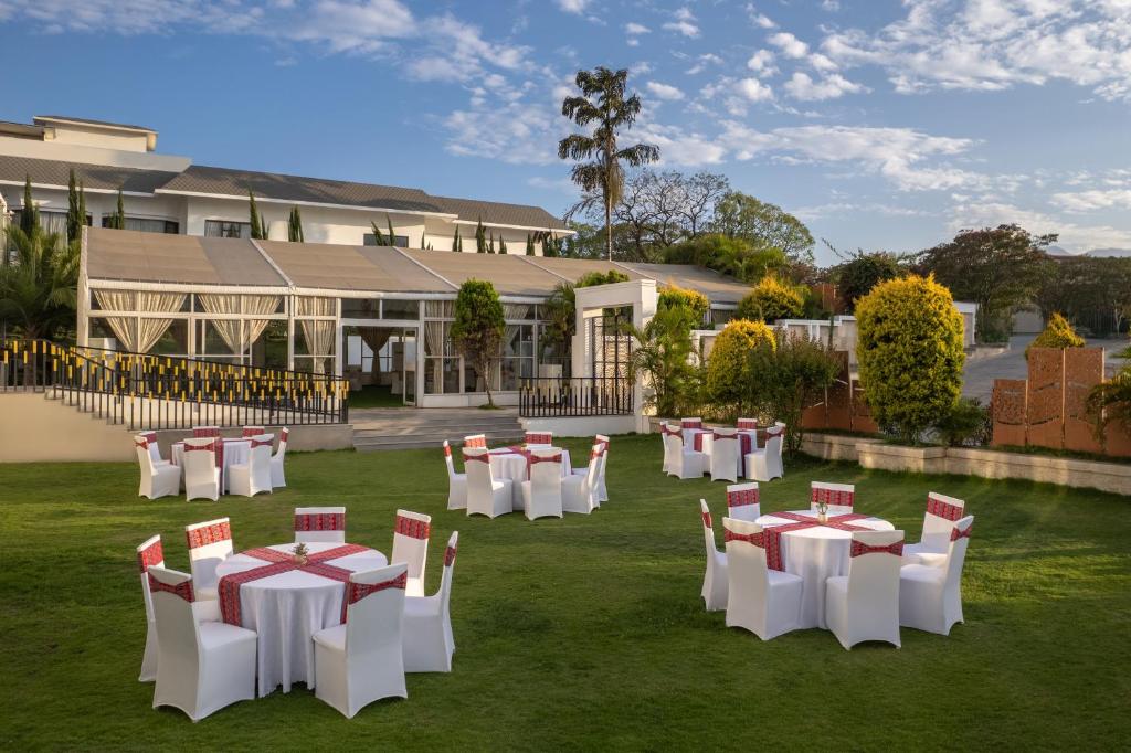Garden, Hotel Himalaya Kathmandu - Your Business & Leisure Retreat in Kathmandu