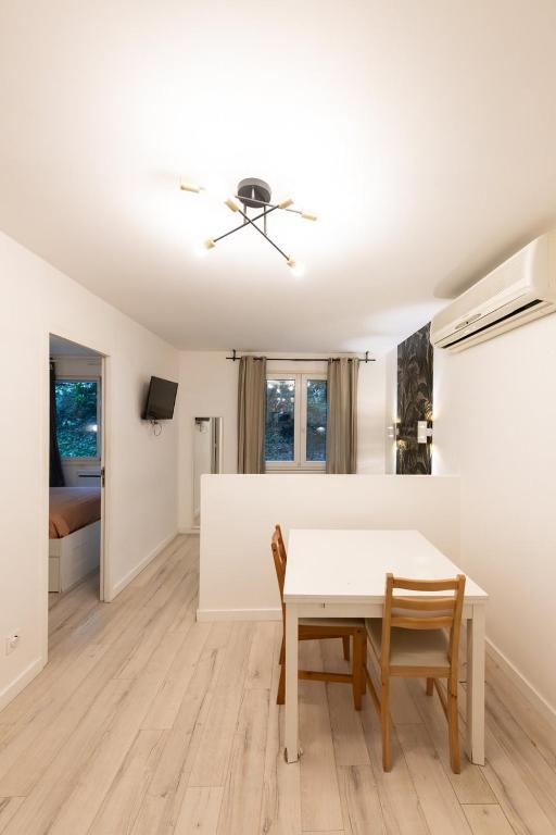 One bedroom apartment with AC - Part Dieu - 4