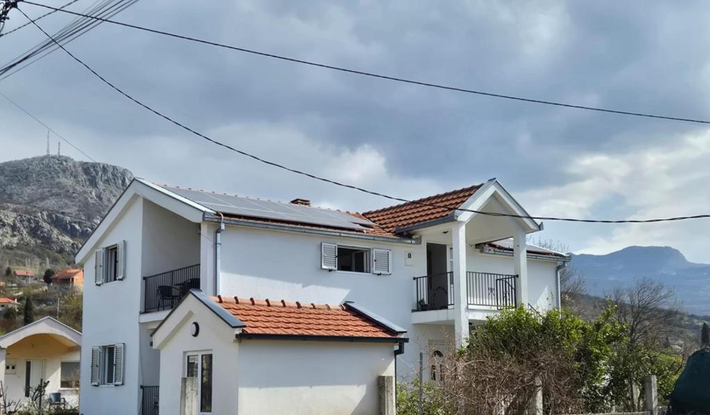 Peaceful 2BR Apt with Ultra-Fast WiFi - 3