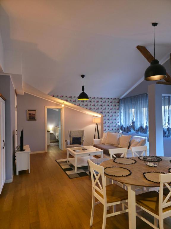 Apartmani Central 4 & Free parking - 2