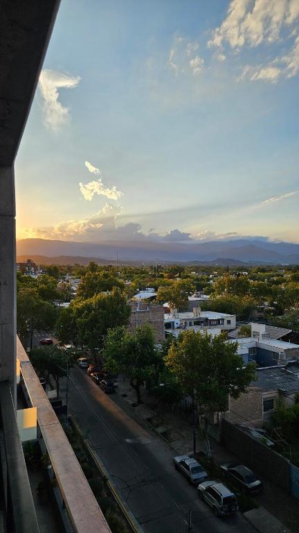 Departamento con vista a la Cordillera, Balcón y Garaje - 4