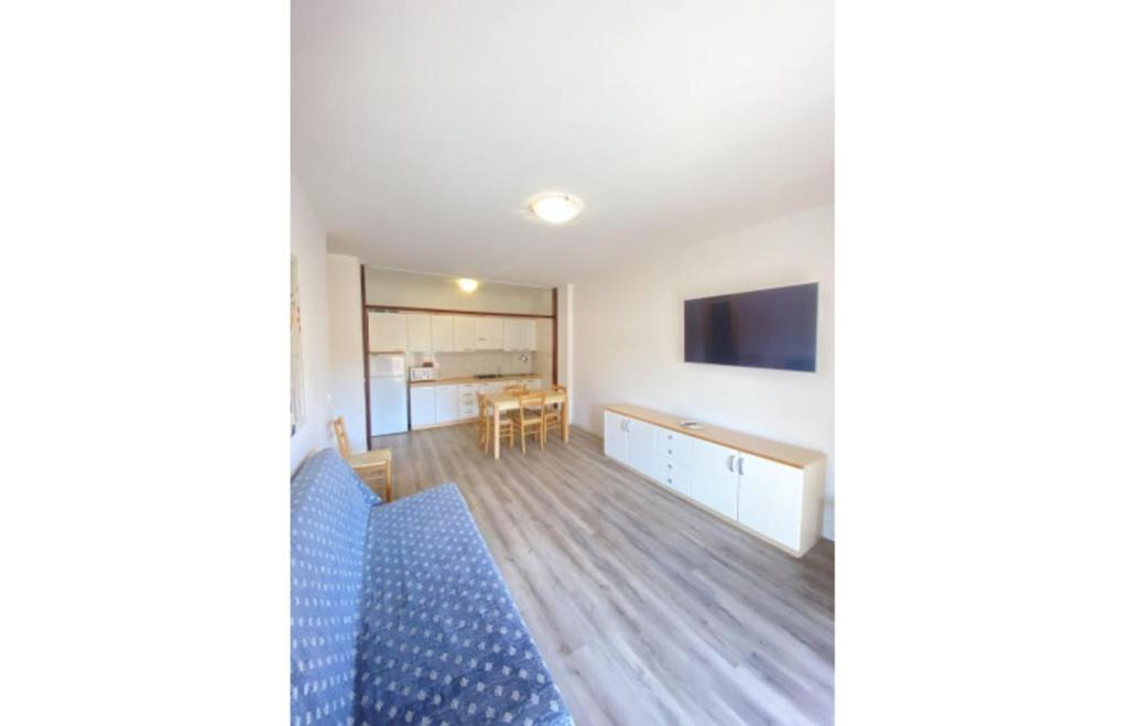 Inviting apartment near the beach - 2