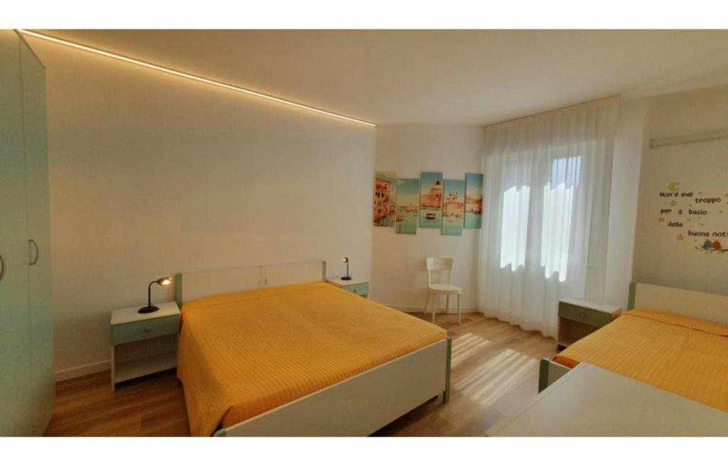 Well-equipped apartment on the seafront of Lignano - 4