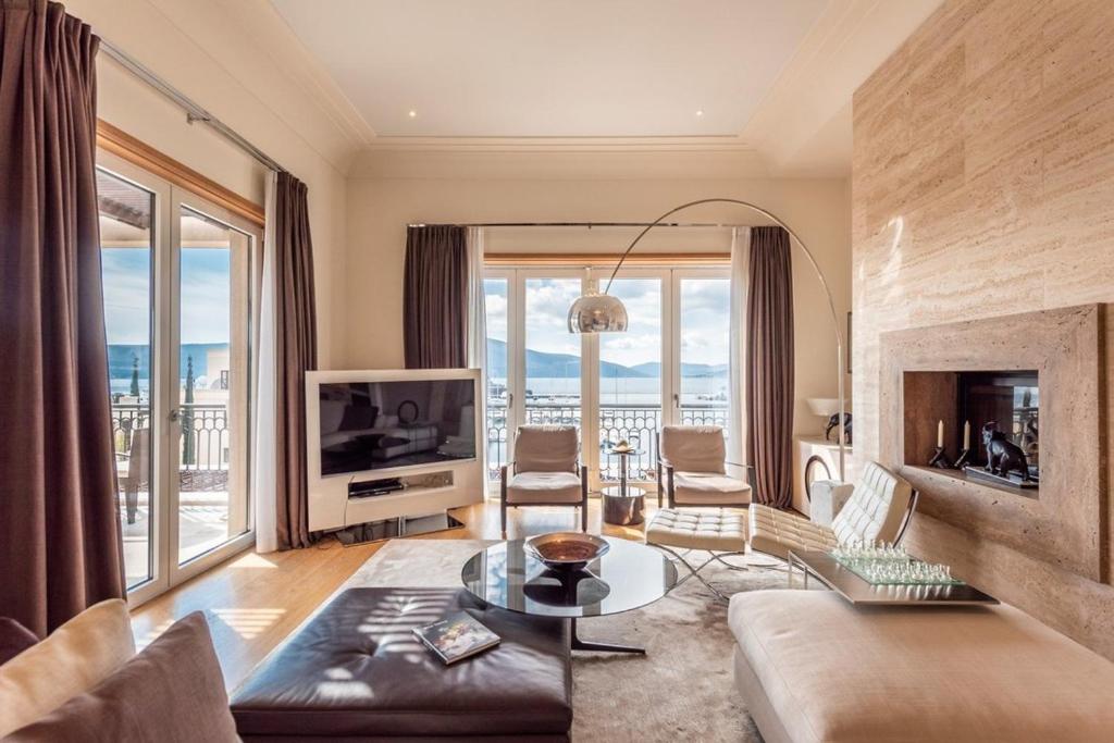Luxurious SeaView Apartment Bar - 4 Double BDR - 1