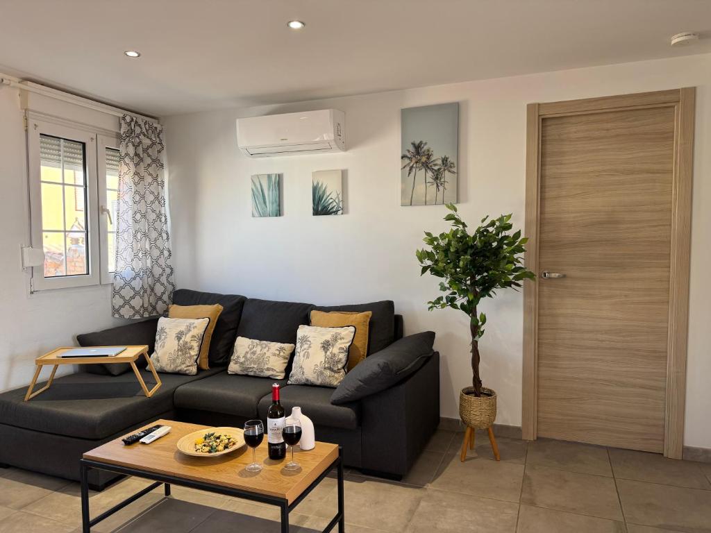 Proa Apartments by Stay Belonio - 5