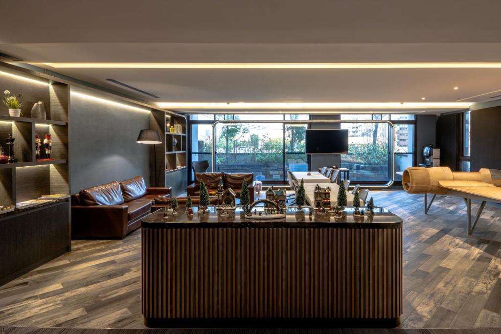 探索私旅 (Explore Hotel)