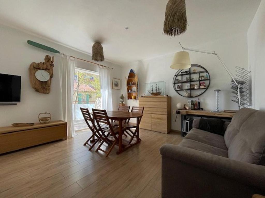 Appartement moderne centre-ville - pers. - FR-1-308-213 - 2