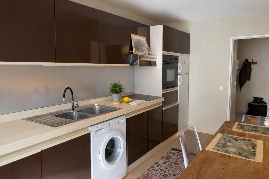 Appartement traversant lumineux avec deux balcons - proche Cannes - 2