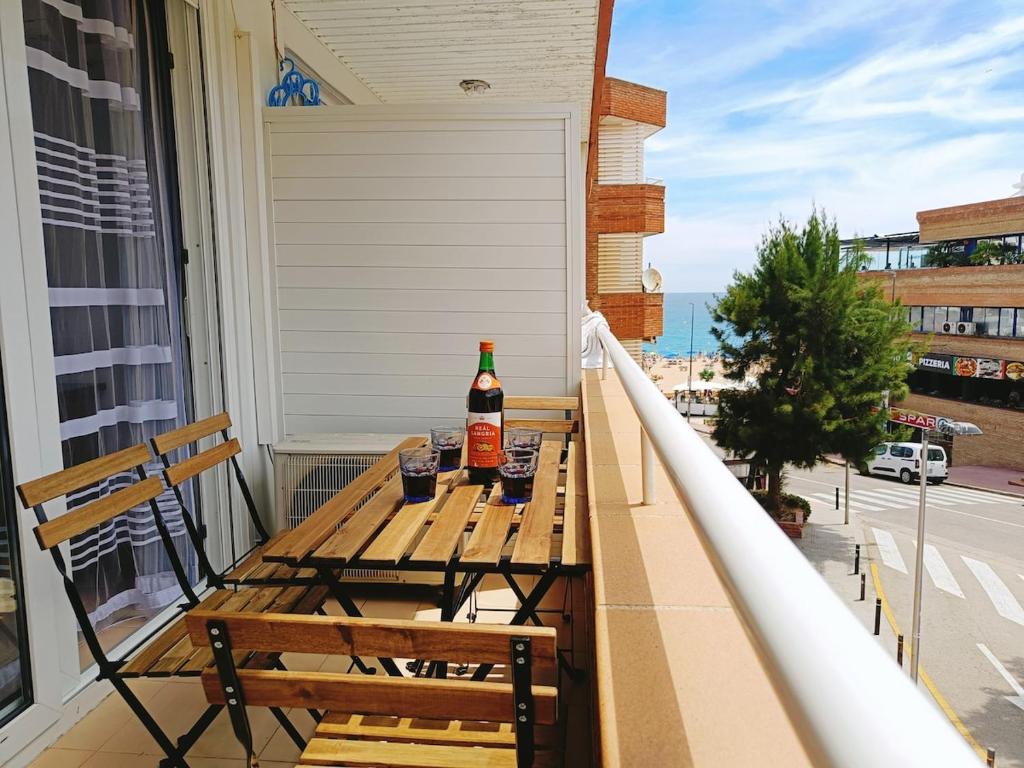 Cozy Sea View Apartment 50m to Beach Terrace - 1