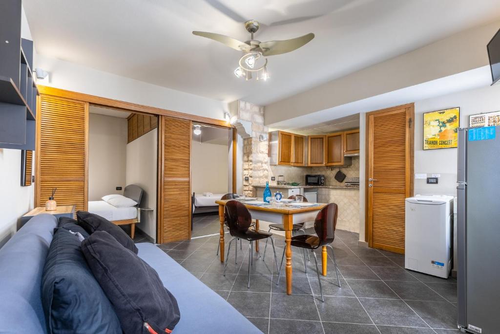 Hostdomus - Riviera Apartment - 1