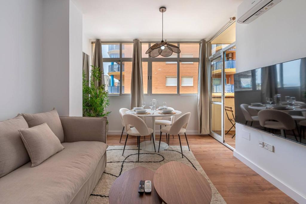 Cozy Apart In Fuengirola with Beach Views - 3