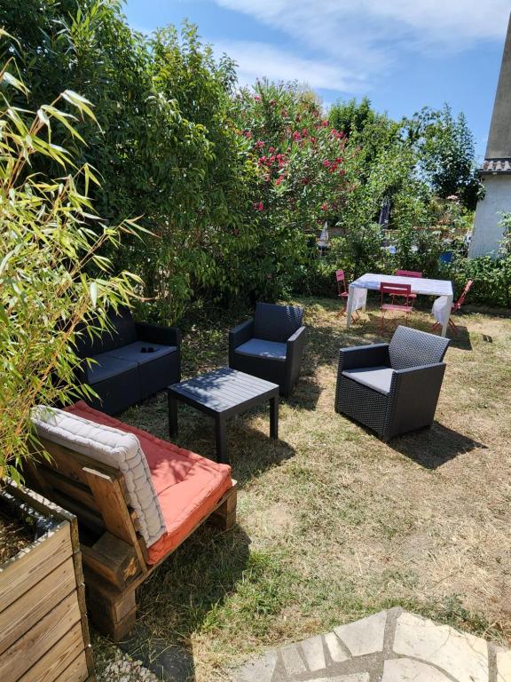 Maison individuelle de plain pied avec jardin - 4