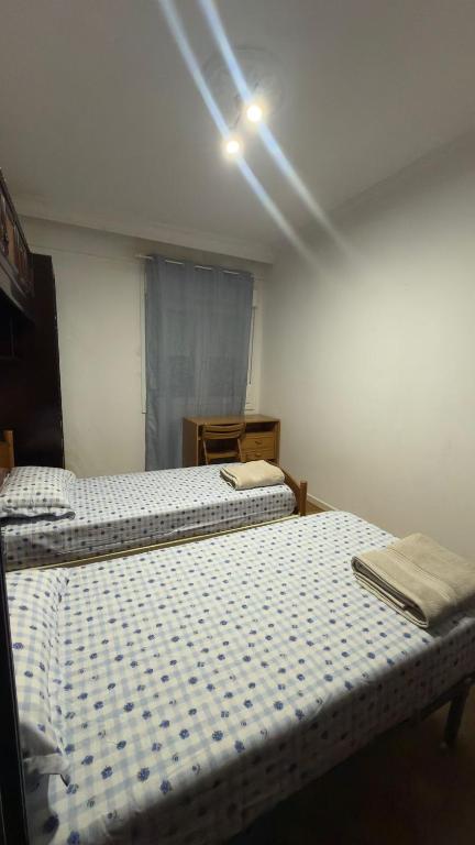 Habitación Luminosa a 10 minutos del centro y San Fermín - 4