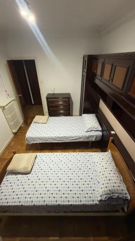 Habitación Luminosa a 10 minutos del centro y San Fermín - 5