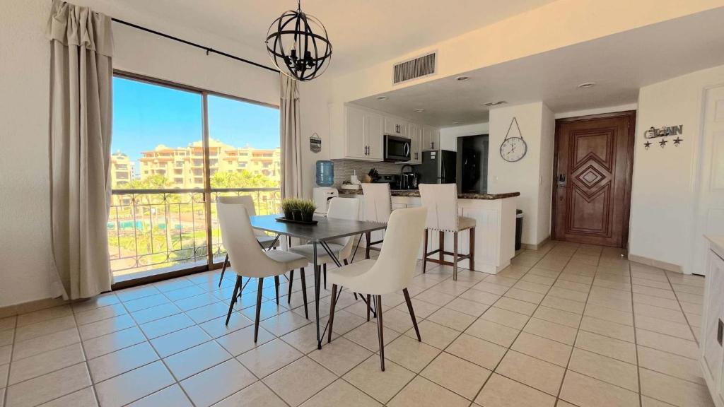 Comfy & Updated 4th Floor Condo Princesa E-401 - 5
