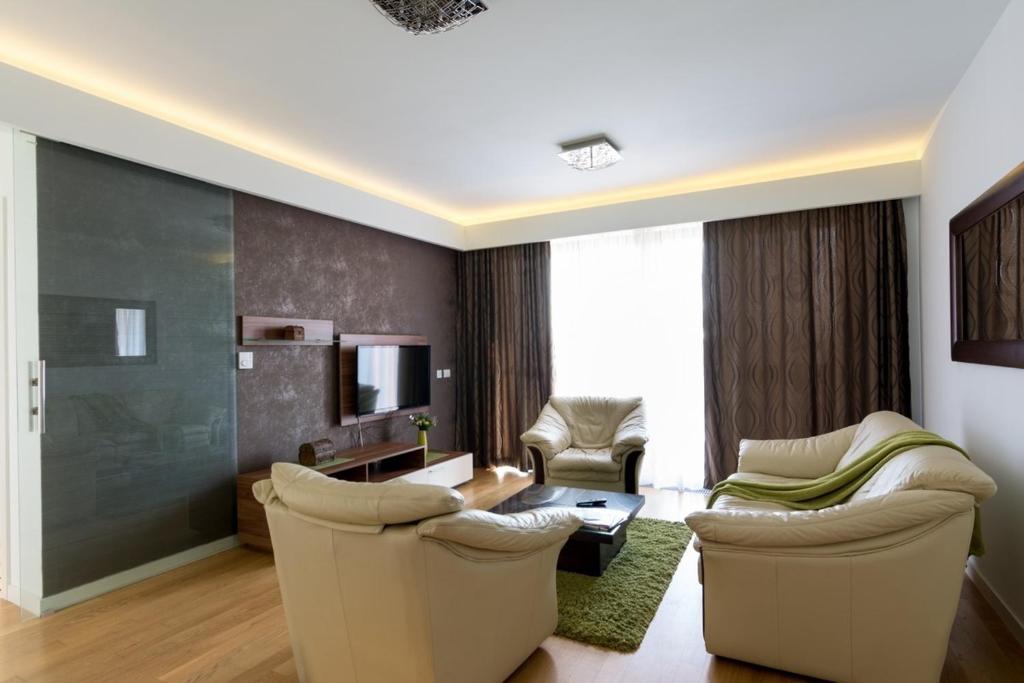 Apartment Mercedes - 2