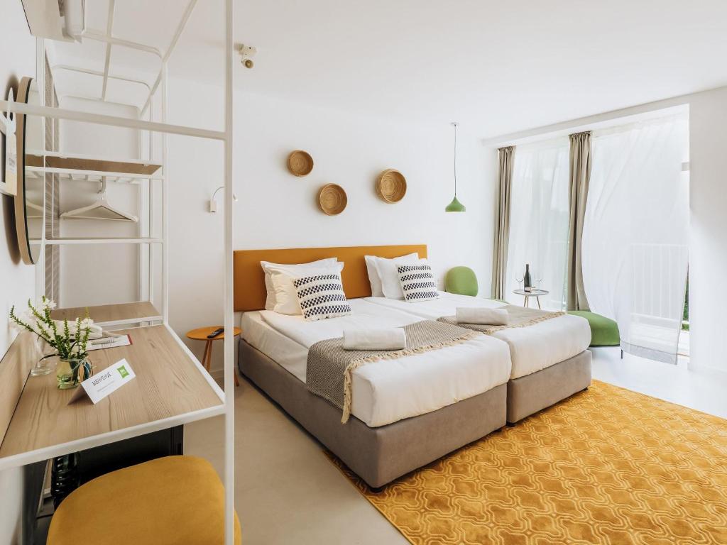 ibis Styles Golden Sands Roomer Hotel