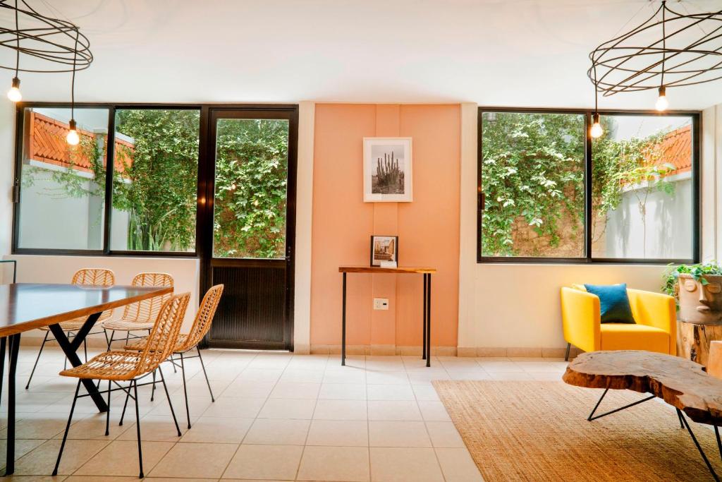 PORFIRIO 2 · Two Houses Seven Bedroom Group Retreat - 1